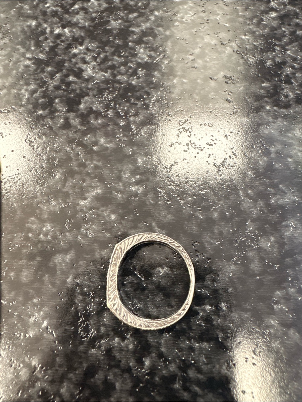 Curved Pave Diamond Band Ring in gold - Picture 2 of 5